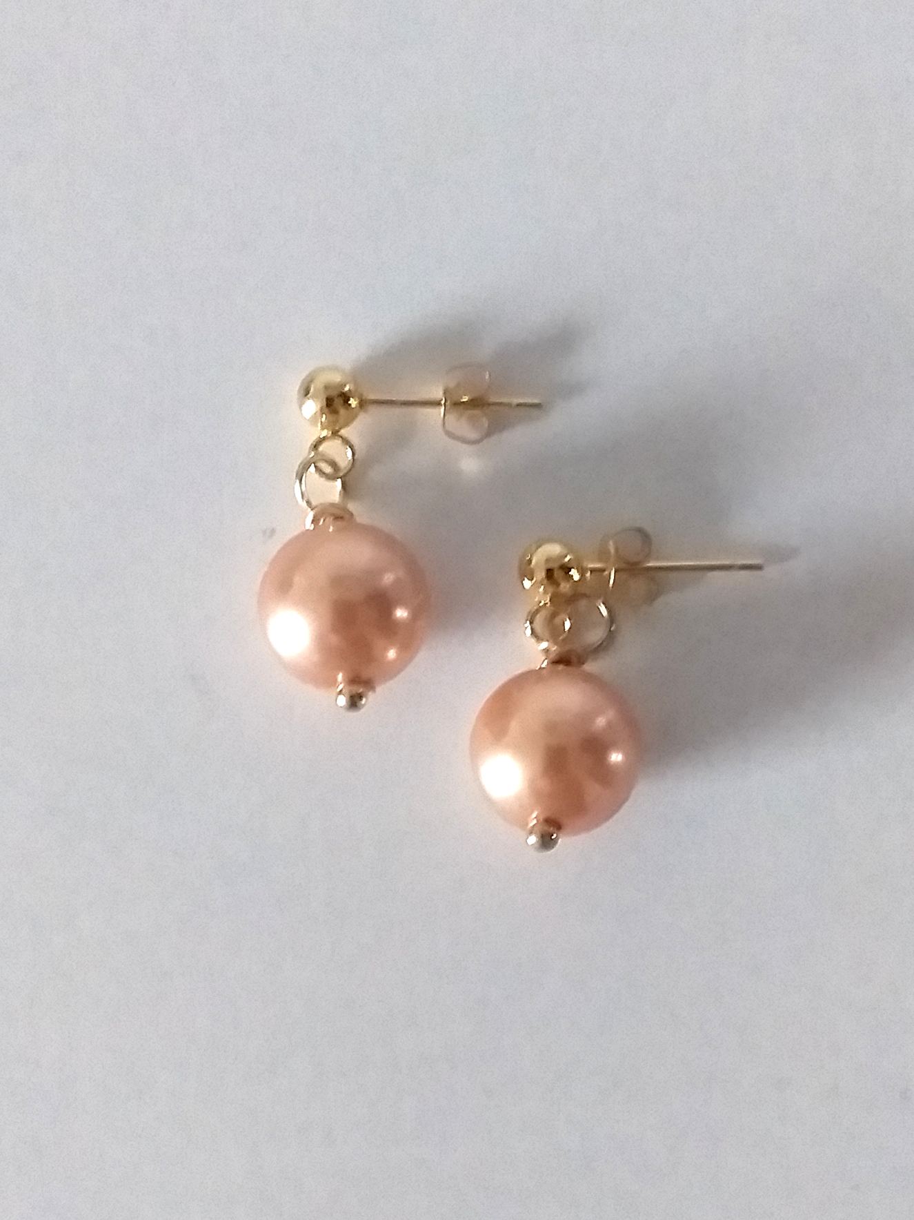 Ørestikker med gyldne Sea Shell perler