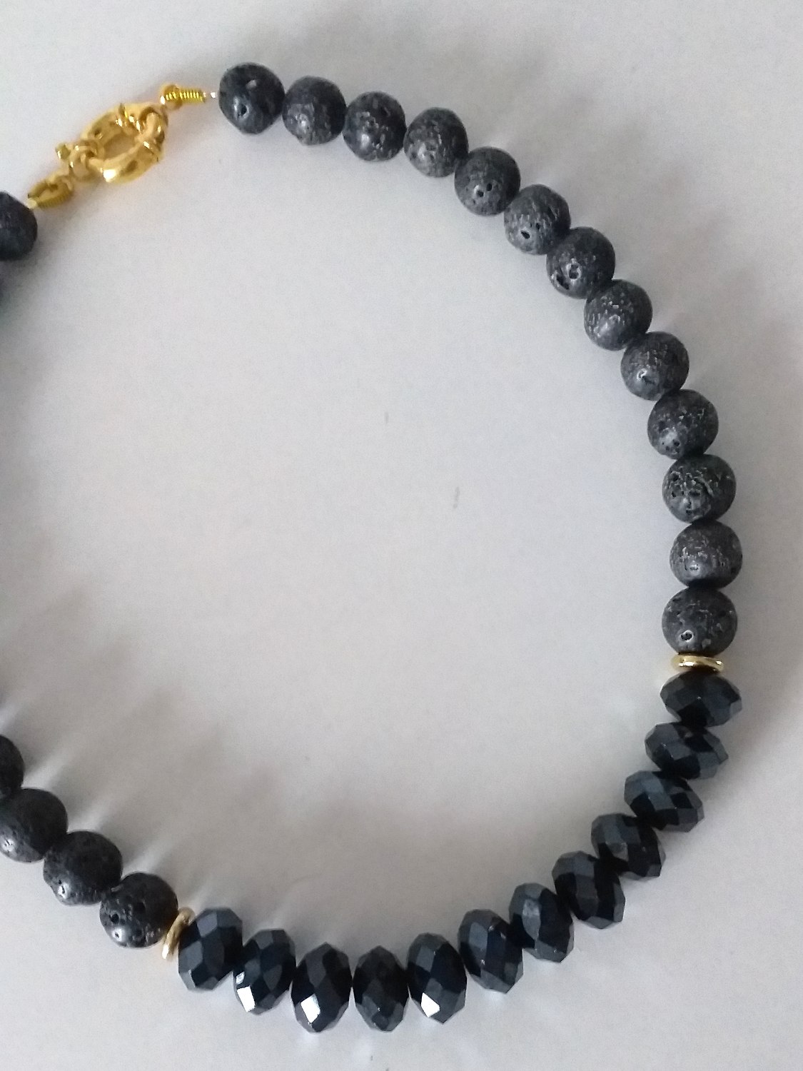 Lava halskæde med krystalperler