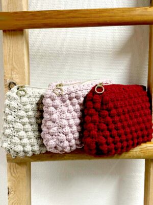 Model BIBI - hæklet clutch med bobler