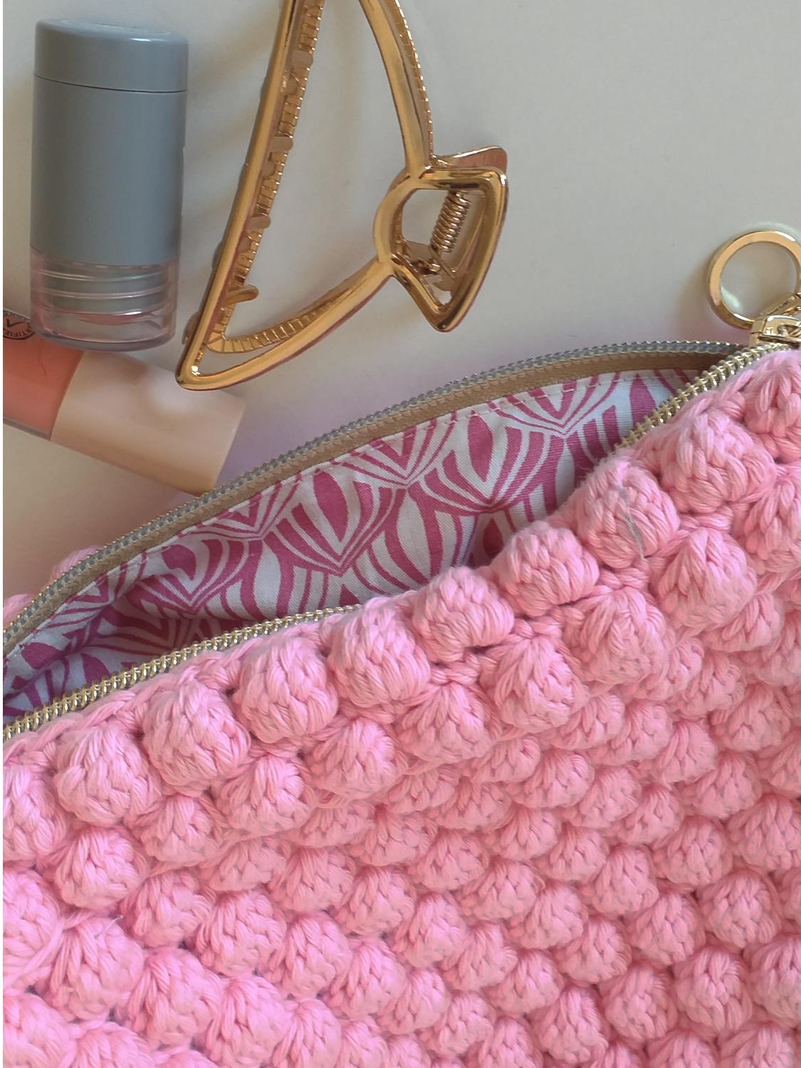 BIBI XL hækleopskrift – clutch med boblemønster