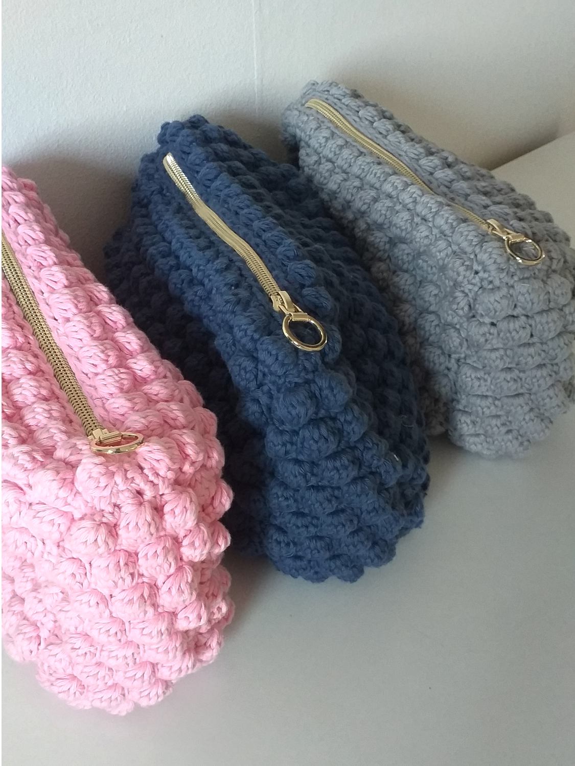 BIBI XL hækleopskrift – clutch med boblemønster